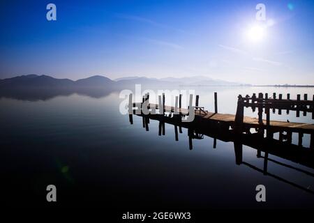 Sur les rives du lac Massaciuccoli à Torre Del Lago Puccini Italie Toscane Banque D'Images