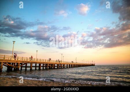 Représentant la jetée de forte dei Marmi dans Versilia Toscane Italie Banque D'Images