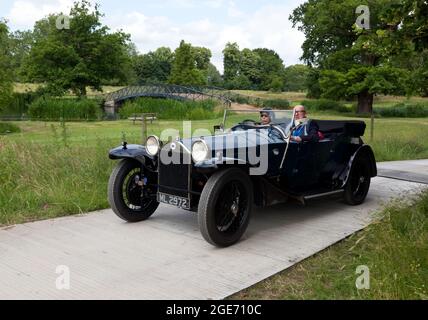 A Blue, 1927 ans, Lancia Lambda en démonstration au London Classic car Show 2021 Banque D'Images