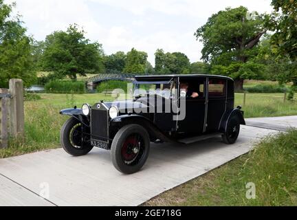 Une race noire, 1929 ans, Lancia Lambda est présentée au London Classic car Show 2021 Banque D'Images