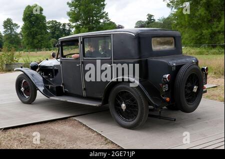 Une race noire, 1929 ans, Lancia Lambda est présentée au London Classic car Show 2021 Banque D'Images