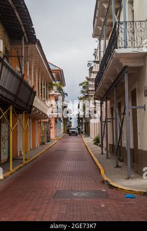 PANAMA CITY, PANAMA - 27 MAI 2016 : bâtiments délabrés à Casco Viejo (vieille ville) de Panama City Banque D'Images