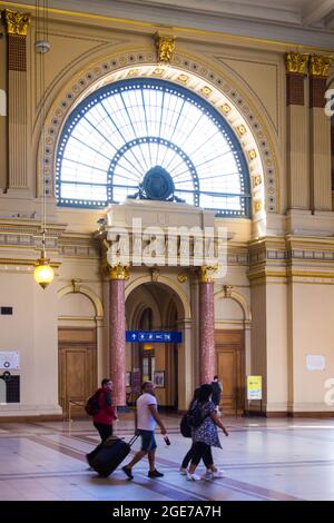 Lotz Hall de Keleti Palyaudvar, fresques peintes par Karoly Lotz, Budapest, Hongrie Banque D'Images