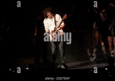 Milan Italie 2009-12-04 , Brian May lors de la comédie musicale « We will Rock You » au Teatro della Luna à Assago Banque D'Images