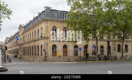 PARIS, FRANCE - 30 juillet 2021 : une belle vue du ministère parisien de l'outre-mer à Paris, France Banque D'Images