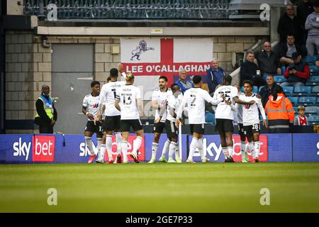 LONDRES, ROYAUME-UNI. LE 17 AOÛT Aleksander Mitrovic de Fulham célèbre son but lors du match de championnat Sky Bet entre Millwall et Fulham à la Den, Londres, le mardi 17 août 2021. (Credit: Tom West | MI News) Credit: MI News & Sport /Alay Live News Banque D'Images