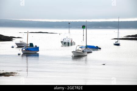 Cosy Harbour à West Southport, Maine, États-Unis, un jour d'été Banque D'Images