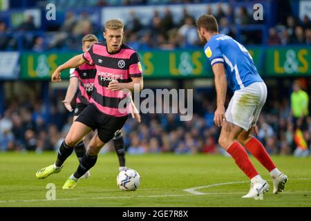 Portsmouth, Royaume-Uni. 17 août 2021. Sam Cosgrove (9) lors du match de la Sky Bet League 1 entre Portsmouth et Shrewsbury Town à Fratton Park, Portsmouth, Angleterre, le 17 août 2021. Photo de Lee Blease/Prime Media Images crédit: Prime Media Images/Alay Live News Banque D'Images