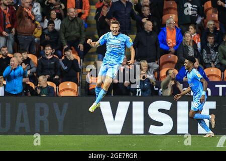 Blackpool, Royaume-Uni. 17 août 2021. Viktor Gyokeres #17 de Coventry City célèbre son objectif du faire 0-1 à Blackpool, Royaume-Uni le 8/17/2021. (Photo de Mark Cosgrove/News Images/Sipa USA) crédit: SIPA USA/Alay Live News Banque D'Images