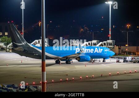 Aéroport de Cologne-Bonn, CGN, Amazon Air, PrimeAir, Boeing 737-8AS, Sur le tablier, position de stationnement, NRW, Allemagne, Banque D'Images