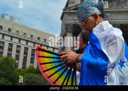 Des militants et des lauréats du DACA se sont rassemblés sur Foley Square à New York lors du rassemblement « nous sommes indéniables » pour demander la citoyenneté à tous. Banque D'Images