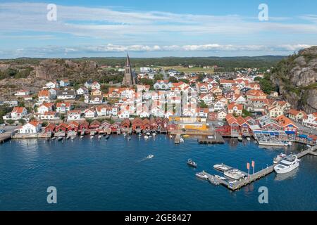 Vue aérienne de la ville balnéaire de Fjällbacka (fjallbacka) à Bohuslän, Suède Banque D'Images