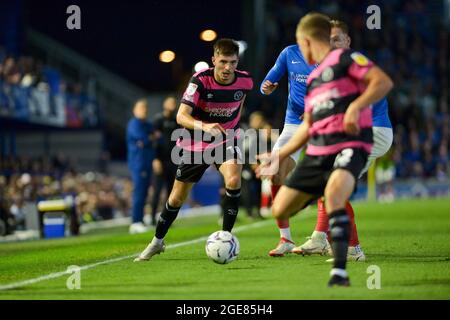 Portsmouth, Royaume-Uni. 17 août 2021. Tom Bloxham (18) lors du match de la Sky Bet League 1 entre Portsmouth et Shrewsbury Town à Fratton Park, Portsmouth, Angleterre, le 17 août 2021. Photo de Lee Blease/Prime Media Images crédit: Prime Media Images/Alay Live News Banque D'Images