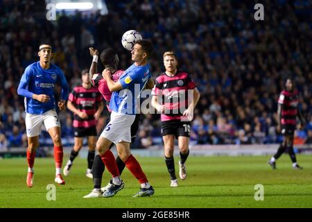 Portsmouth, Royaume-Uni. 17 août 2021. Shaun Williams (6) lors du match de la Sky Bet League 1 entre Portsmouth et Shrewsbury Town au parc Fratton, Portsmouth, Angleterre, le 17 août 2021. Photo de Lee Blease/Prime Media Images crédit: Prime Media Images/Alay Live News Banque D'Images