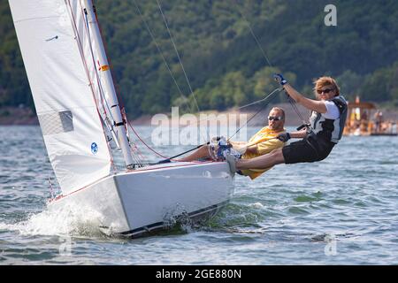 Régate de voile sur l'Edersee / Allemagne sur 2019-07-27. Banque D'Images