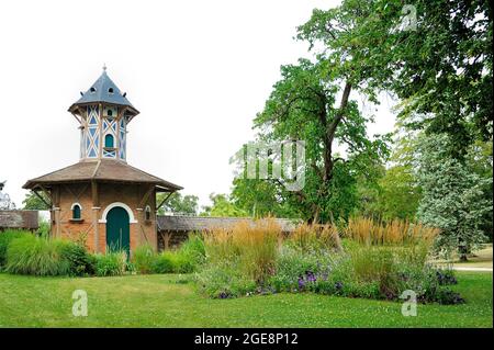 FRANCE, YVELINES (78) CONFLANS-SAINTE-HONORINE, PARC DU PRIEURÉ, MAISON PIGEON Banque D'Images