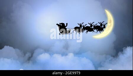 Composition du père noël en traîneau avec renne au-dessus des nuages et de la lune Banque D'Images