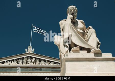 Grèce, Athènes, juin 17 2020 - Statue de l'ancien philosophe grec Socrates. Banque D'Images