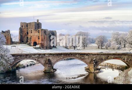 Château de Brougham en hiver. Banque D'Images