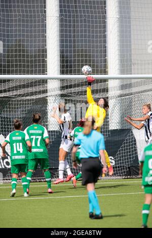 Turin, Italie. 18 août 2021. Pendant la Ligue des champions des femmes de l'UEFA, Round 1 - CP - Groupe 8 entre Juventus et Kamenica Sasa le 18 août 2021 au Centre de formation de Juventus à Vinovo, Italie - photo Nderim Kaceli Credit: Independent photo Agency/Alay Live News Banque D'Images