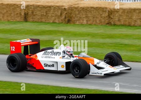 1984 Marlboro McLaren MP4/4 au festival de course automobile Goodwood Festival of Speed 2014. La voiture d'Ayrton Senna à partir de la saison de F1 1988 Banque D'Images