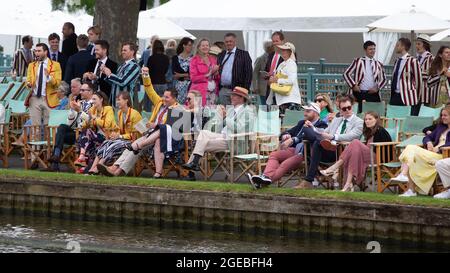 Henley-upon-Thames, Oxfordshire, Royaume-Uni. Henley Royal Regatta, Covid a adapté les courses avec des chaleurs traditionnels menant à la finale du dimanche grand en août Banque D'Images