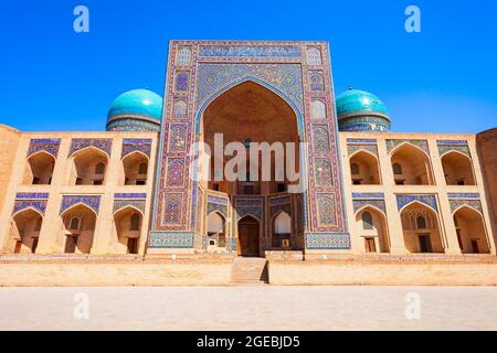 Madrasah Mir Arab fait partie du complexe religieux islamique POI Kalon à Boukhara, en Ouzbékistan Banque D'Images