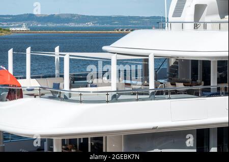 Non exclusif: ***AUCUN MAIL EN LIGNE SAUF ACCORD***€33 millions Superyacht Triple Seven a amarré à Leith. Tom Cruise, a récemment loué le yacht de luxe Banque D'Images