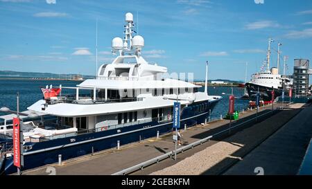 Non exclusif: ***AUCUN MAIL EN LIGNE SAUF ACCORD***€33 millions Superyacht Triple Seven a amarré à Leith. Tom Cruise, a récemment loué le yacht de luxe Banque D'Images