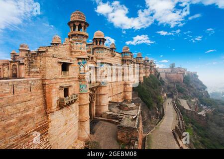 Le fort de Gwalior ou Gwalior Qila est un fort de colline dans la ville de Gwalior dans l'état de Madhya Pradesh, dans le centre de l'Inde Banque D'Images