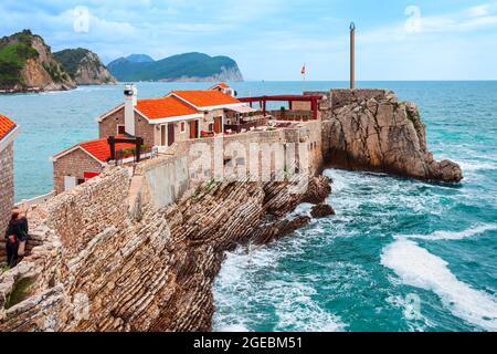 Le château de Kastio est une forteresse vénitienne à Petrovac, une ville côtière du Monténégro Banque D'Images