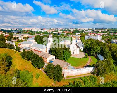 Église à l'intérieur du Kremlin de Vladimir vue panoramique aérienne. Le Kremlin est un ancien complexe fortifié situé dans le centre de la ville de Vladimir, le Golden Ring of Russi Banque D'Images