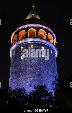 Turquie Istanbul - Tour de Galata à la verticale de nuit Banque D'Images