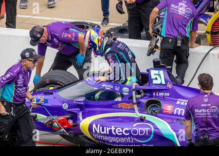 Indianapolis, Indiana, États-Unis. 13 août 2021. ROMAIN GROSJEAN (R) (51) de Genève, Suisse, pratique le Grand Prix Big machine Spiked Coopers au circuit automobile d'Indianapolis à Indianapolis, Indiana. (Image de crédit : © Walter G Arce SR/ASP via ZUMA Press Wire) Banque D'Images