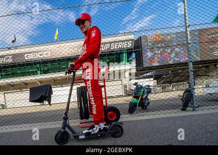 Indianapolis, Indiana, États-Unis. 13 août 2021. MARCUS ERICSSON (8 ans) de Kumla, Suède se prépare à se qualifier pour le Grand Prix Big machine Spiked Coopers au circuit automobile d'Indianapolis à Indianapolis, Indiana. (Image de crédit : © Walter G Arce SR/ASP via ZUMA Press Wire) Banque D'Images