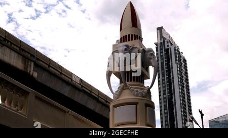 Elephant's Head Bridge Chaloem la 56 Bridge aka Hua Chang Bridge route Phayathai sites anciens Bangkok Thaïlande sites anciens enregistrés à Bangkok Banque D'Images