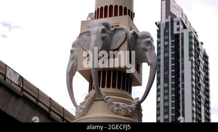 Elephant's Head Bridge Chaloem la 56 Bridge aka Hua Chang Bridge route Phayathai sites anciens Bangkok Thaïlande sites anciens enregistrés à Bangkok Banque D'Images