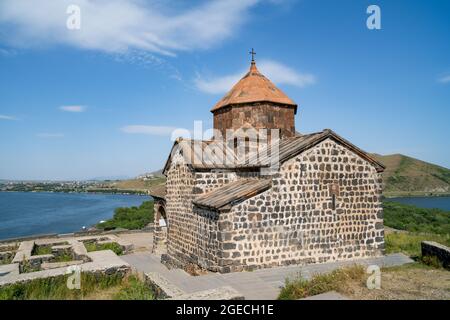 Complexe monastique de Sevanavank sur la rive du lac de Sevan en Arménie Banque D'Images