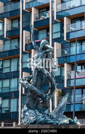 Statue de Sirène de Damien Hirst dans le nord de Greenwich, Londres, Angleterre Banque D'Images