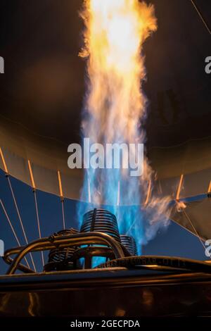 Hot Air Balloon brûleur gaz et des flammes Banque D'Images