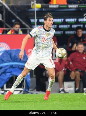 Dortmund, Allemagne. 18 août 2021. Leon GORETZKA (M) action, finale de la coupe de football, Borussia Dortmund (DO) - FC Bayern Munich (M) 1: 3, le 08/17/2021 à Dortmund/Allemagne. #DFL règlements interdisent toute utilisation de photographies comme séquences d'images et/ou quasi-vidéo # crédit: dpa/Alay Live News Banque D'Images