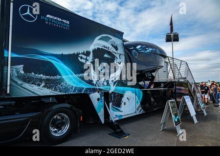 Farnborough, le 19th août 2021. Le British Motor Show ouvre pour une exposition de trois jours sur les sports mécaniques, les voitures classiques, les voitures électriques et les supervoitures au Farnborough International Exhibition and Conference Centre. Banque D'Images