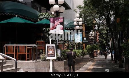 Front de trottoir de Landmark Hotel sur Sukhumvit Road Bangkok Thaïlande Banque D'Images