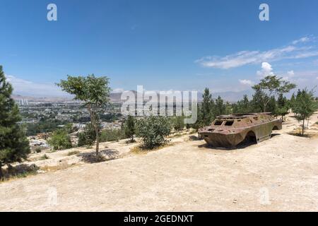 Rusty abandonné le Tank russe, Kaboul, Afghanistan Banque D'Images