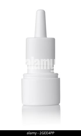 Vue avant du flacon vaporisateur nasal en plastique vierge isolé sur du blanc Banque D'Images