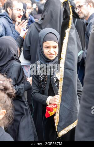 Londres, Royaume-Uni. 19 août 2021. Une grande procession religieuse commémorant la mémoire de Hussain qui était le petit-fils du prophète Mahomet. Hussain était martyrisé ce jour-là. Crédit : Ian Davidson/Alay Live News Banque D'Images