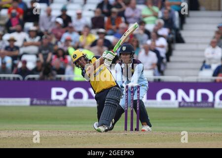 NOTTINGHAM, ROYAUME-UNI. 19 AOÛT Tom Cullen, de Glamourgan, lors du match de la coupe d'une journée du Royal London, entre le Club de cricket du comté de Glamourgan et le Club de cricket du comté de Durham à Trent Bridge, Nottingham, le jeudi 19 août 2021. (Crédit : will Matthews | MI News) crédit : MI News & Sport /Alay Live News Banque D'Images