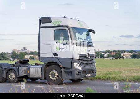 Camion HGV pour Abbey, un avenir plus vert sur la route A2 Londres Angleterre Banque D'Images