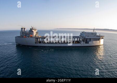 210813-N-LR905-1373 OCÉAN PACIFIQUE (AOÛT 13, 2021) – la base maritime expéditionnaire USS Miguel Keith (ESB 5) navigue dans l'océan Pacifique, août 13. Miguel Keith mène actuellement des opérations de routine dans la 3e flotte des États-Unis. (É.-U. Photo de la marine par le spécialiste des communications de masse 2e classe Jacob D. Bergh) Banque D'Images