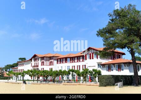 Soorts Hossegor (sud-ouest de la France): Hôtel "Hôtel du Parc" (groupe Azureva) au bord du lac Banque D'Images